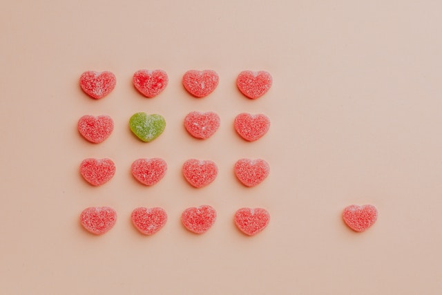 heart shaped toffees